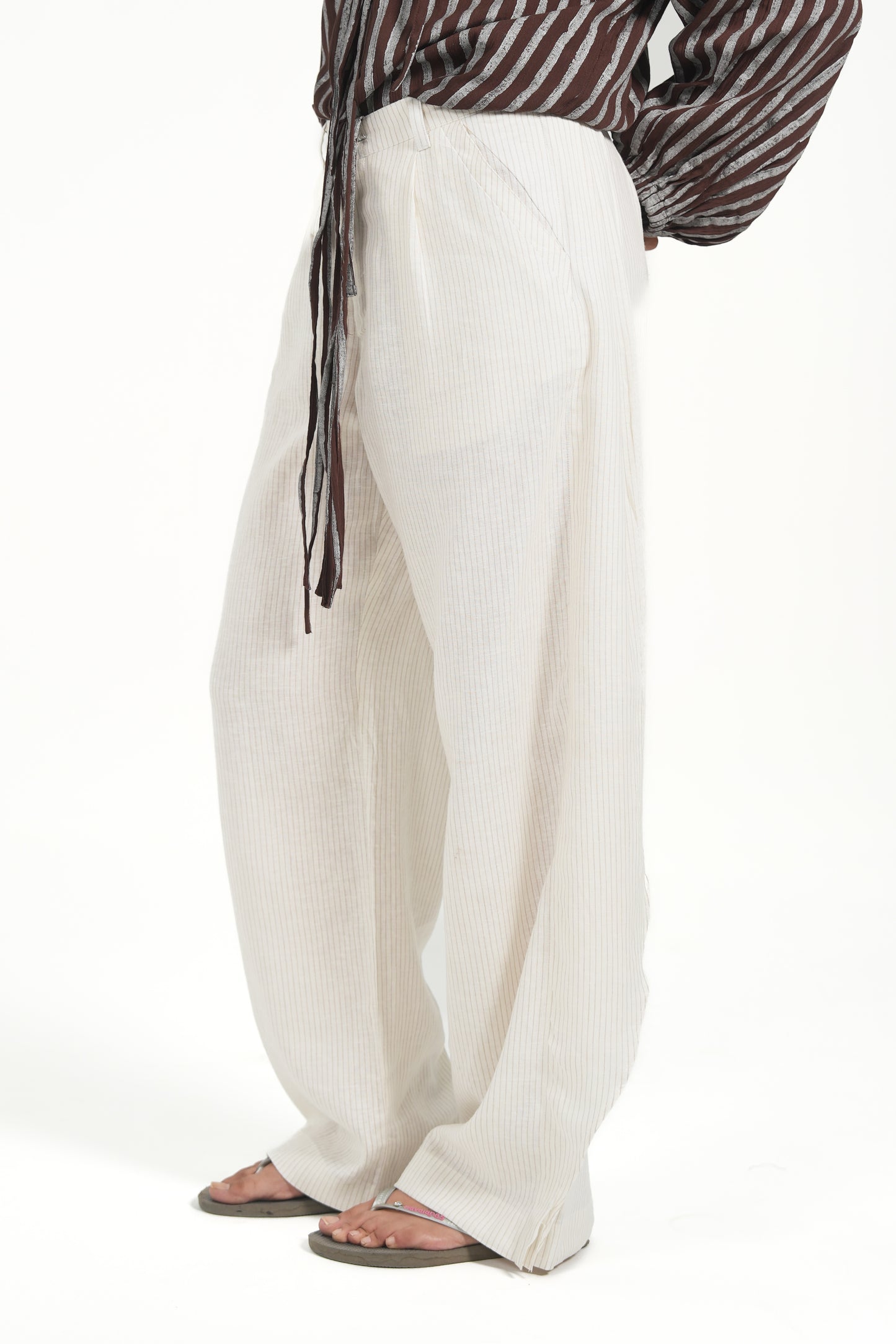 WHITE FLAPPY PANTS