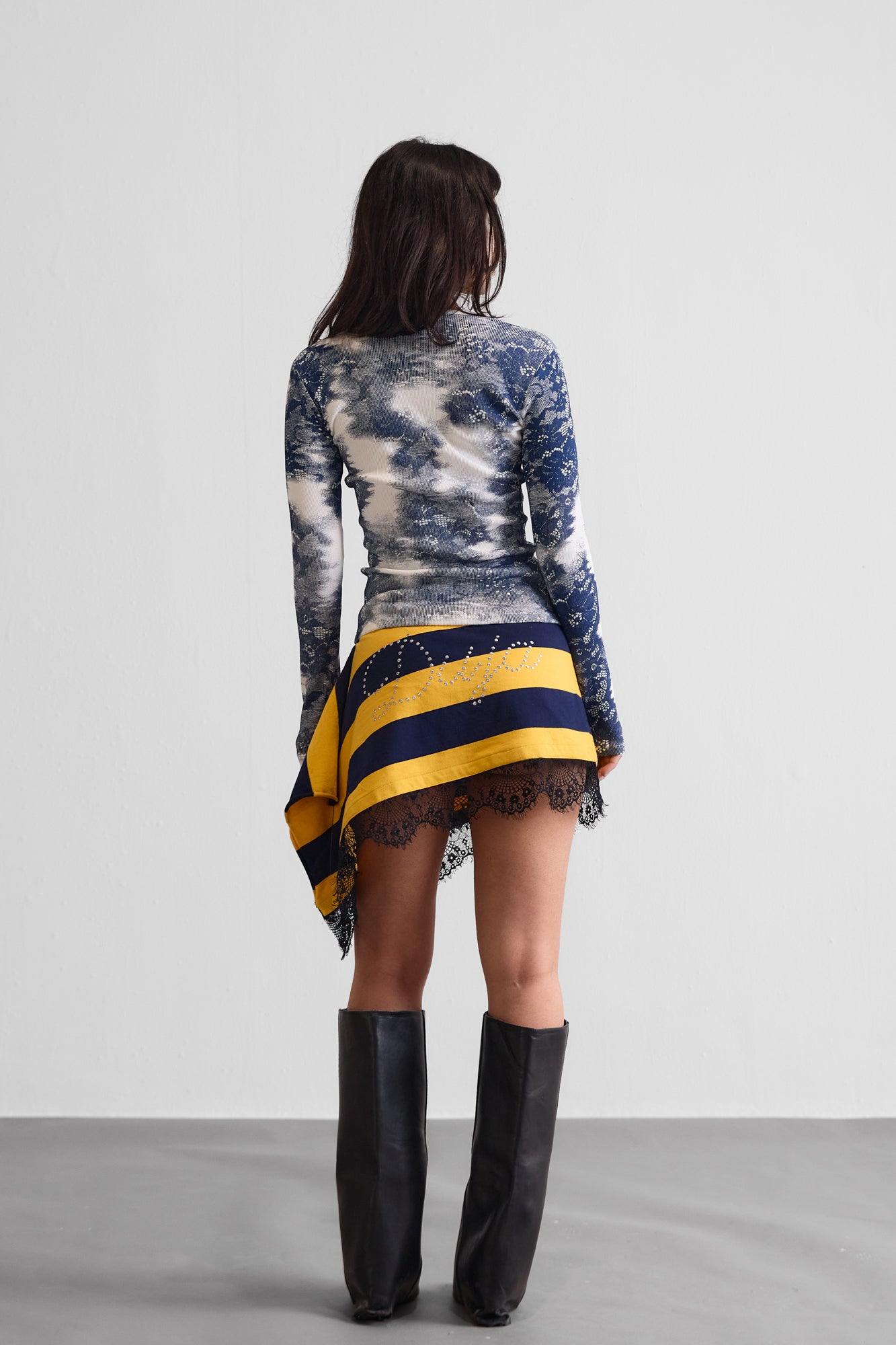 LACE PRINT ZIP-UP TOP