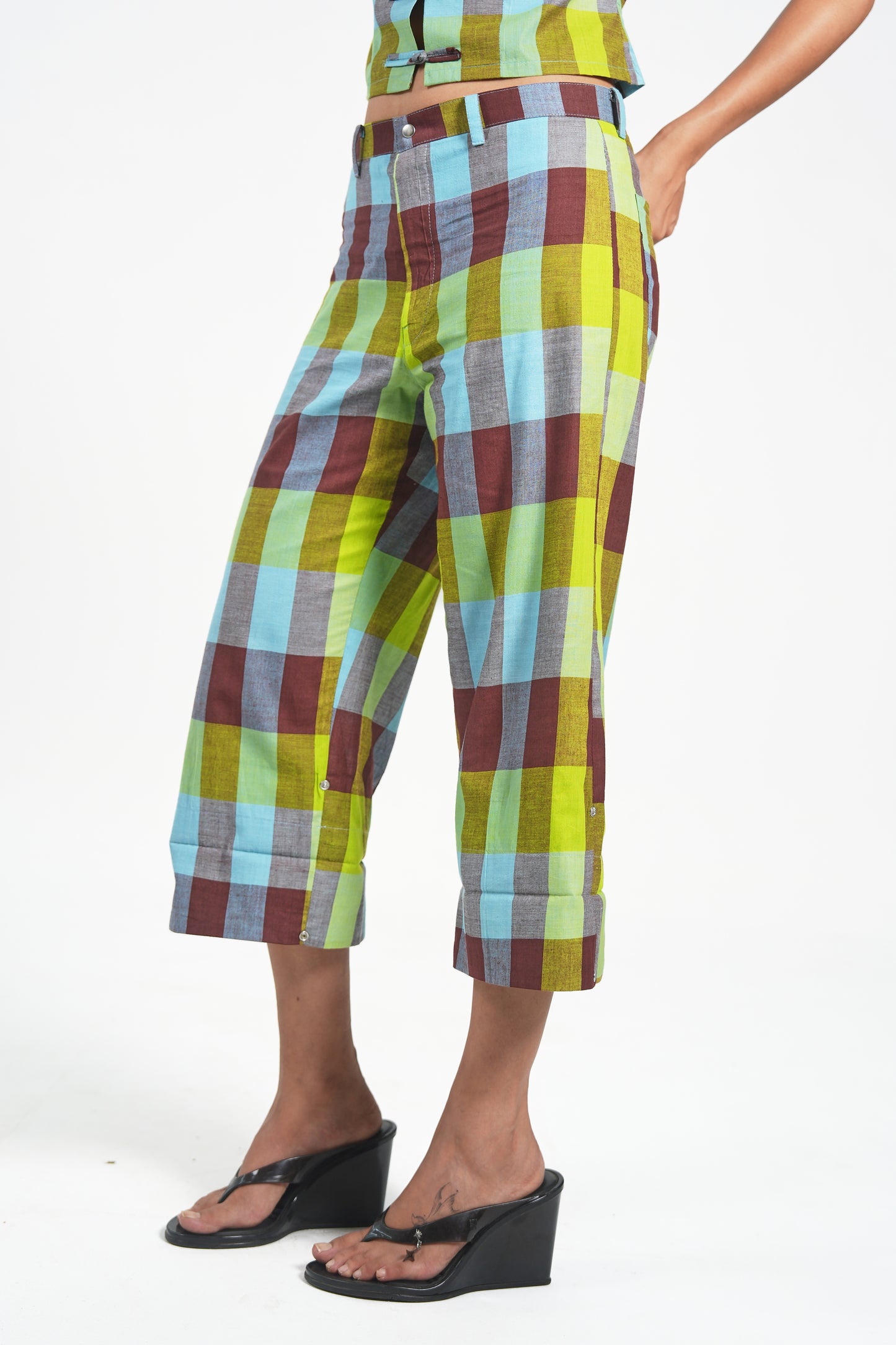 KERALA CHECKS CROPPED PANTS