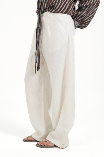 WHITE FLAPPY PANTS