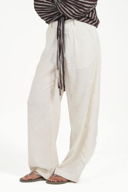WHITE FLAPPY PANTS