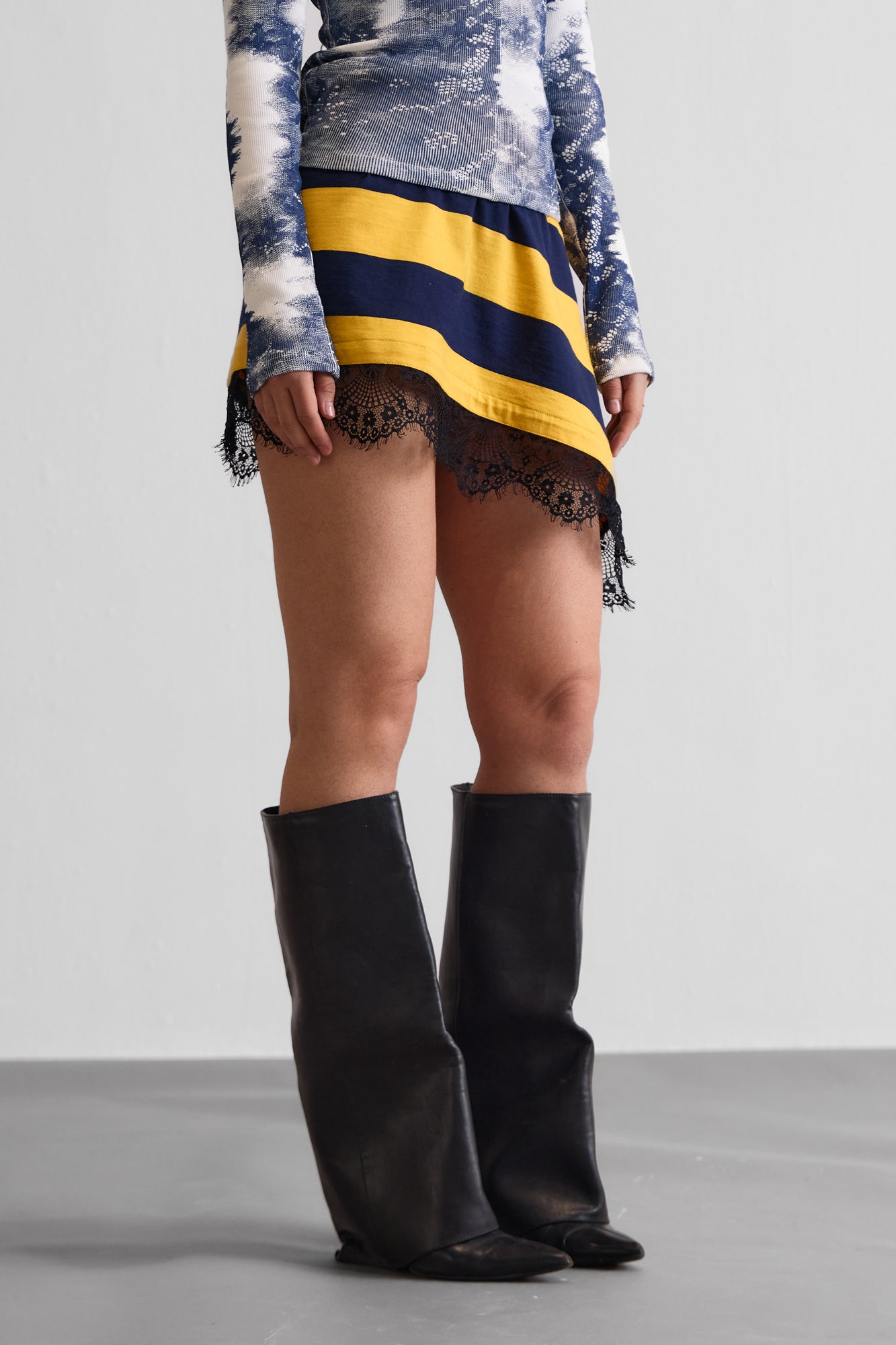 LACE ASYMMETRICAL TOWEL SKIRT - YELLOW