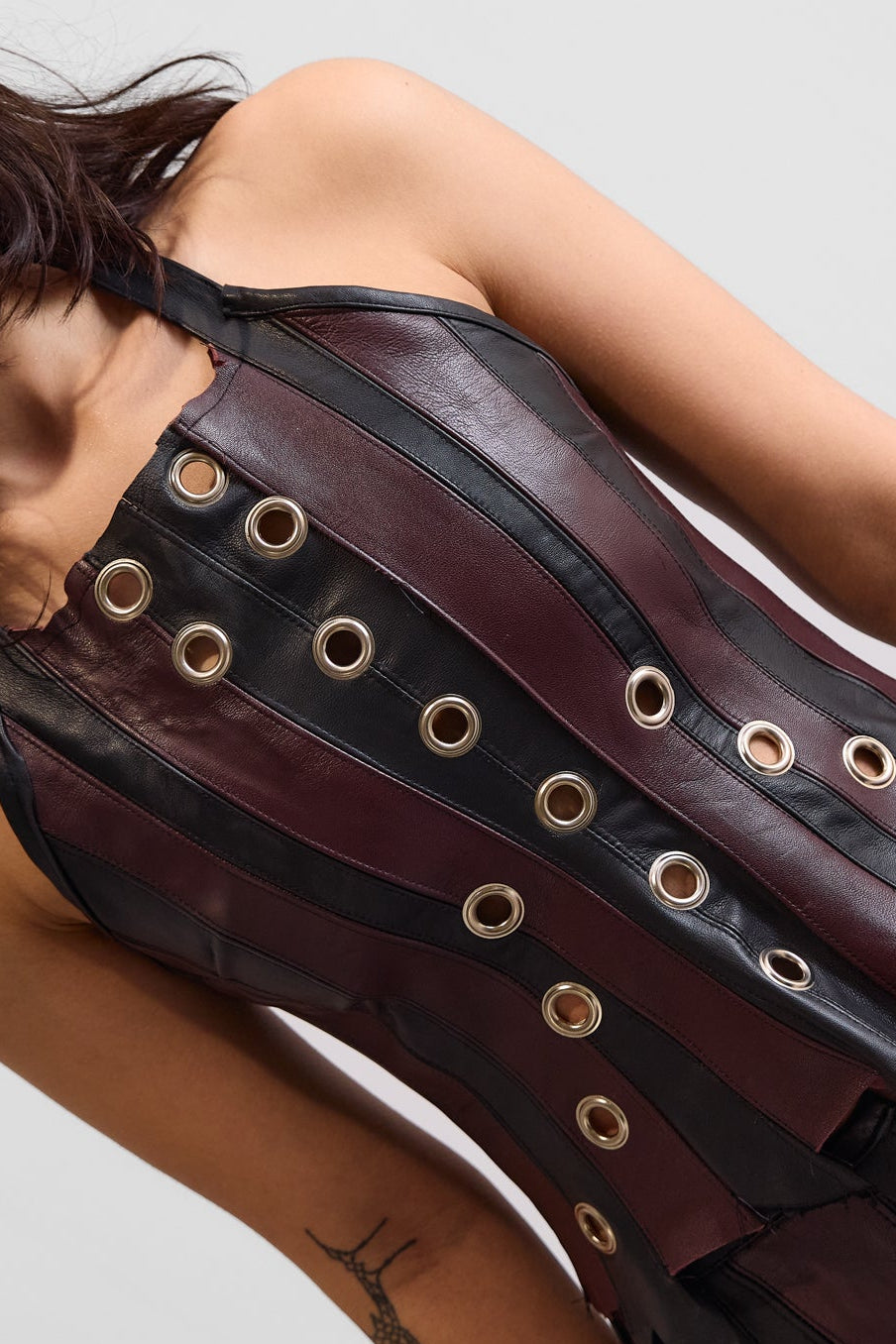 LEATHER REMNANT HARDWARE TOP